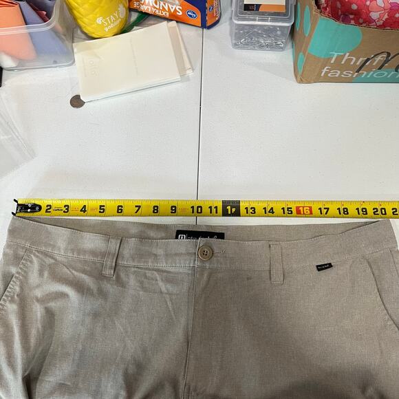 Travis Mathew Tan Quick Dry Golf Shorts Men’s Size 40 Outdoor Hiking Athletic - Picture 5 of 6